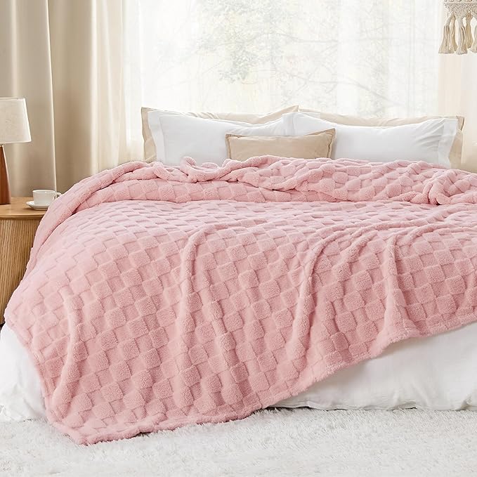 Bedsure GentleSoft Blankets Queen Size for Bed - Super Soft Cozy Blanket for Women Men Girls, Large Fuzzy Fleece Throw for Bedroom Decor, Pink, 90x90 Inches