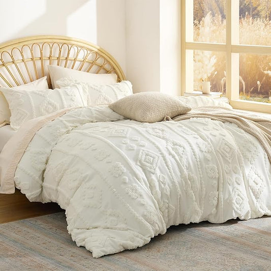 Bedsure Boho Tufted White Comforter Set Queen Size, GentleSoft™ 3 Pieces Boho Farmhouse Decor Bedding, Exquisite Shabby Chic Bedding for All Seasons, 1 Bed Comforter, 2 Pillow Shams, 90x90 Inches