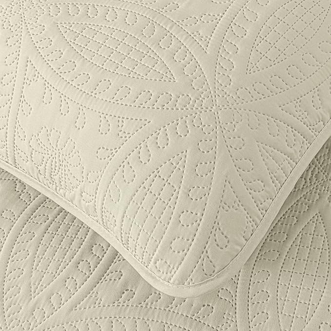 Chezmoi Collection Austin 3-Piece Oversized Bedspread Coverlet Set (Queen, Ivory)