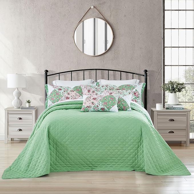 Oversized King Bedspread 138x120 Extra Wide, Farmhouse Patchwork Floral Quilt Bedding Cover, Reversible, 6 Piece, 100% Microfiber, California/Alaskan King, Rose