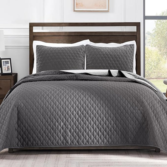 Exclusivo Mezcla Reversible California King Size Quilt Bedding Set with Pillow Shams, Lightweight Quilts Cal King Size, Soft Bedspreads Bed Coverlets for All Seasons - (Grey, 112"x104")