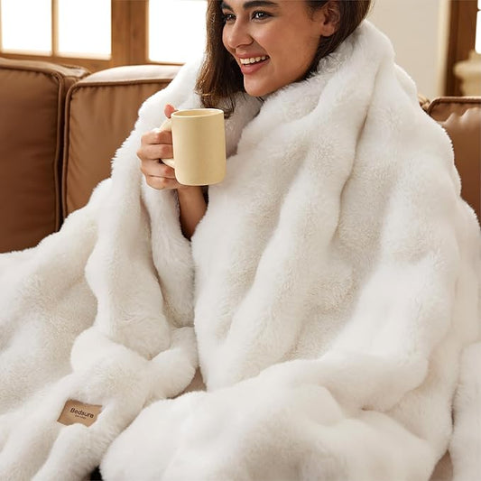Bedsure GentleSoft Fluffy Fuzzy Twin Blanket, Soft Cozy Fleece Faux Fur Blanket for Twin Size Bed, Cream Decorations Minky Velvet Couch Cover, Thick Warm Plush Women Men Birthday Gifts, 870GSM, Cream