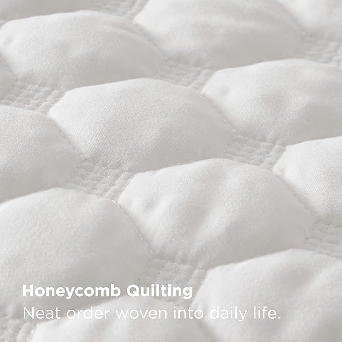 Bedsure Quilts King Size - Lightweight Bedspreads King Size with Classic Honeycomb Quilting, Soft Quilt Bedding Set, White Comforter Set Coverlet for All Seasons with 2 Pillow Shams (106" x 96")
