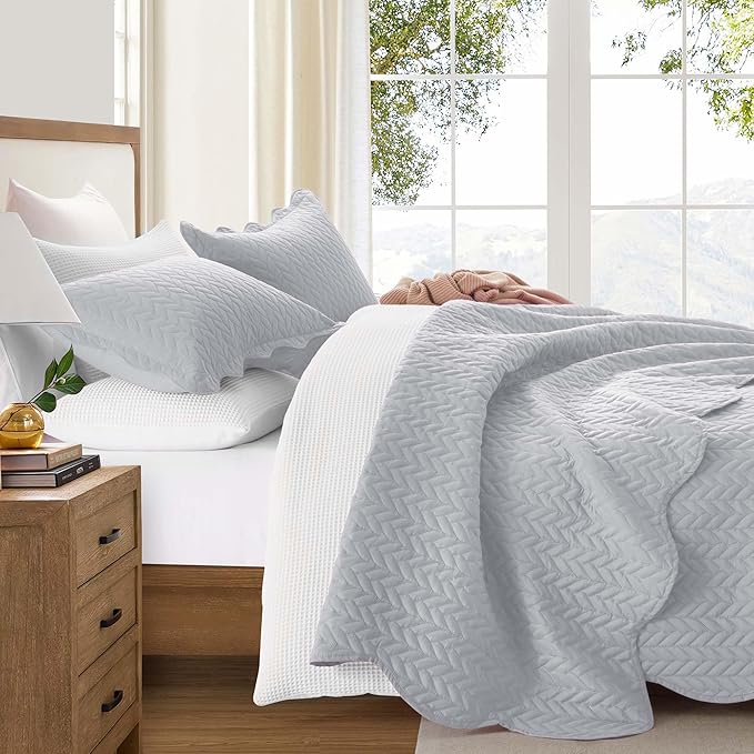 IR Imperial Rooms Twin Quilt Bedding Set (68” x 86”) - Bulk Pack of 10 Wholesale for Hotels, Guest Bedroom & Airbnbs - Lightweight Microfiber Reversible Embossed Quilts Bedspreads (Silver)
