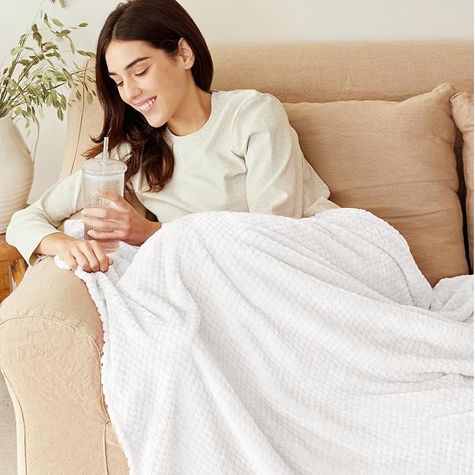 Exclusivo Mezcla Fleece Bed Blanket Queen Size, Super Soft and Warm Blankets for Couch, Sofa and Bed Waffle Textured, Cozy, Fuzzy and Lightweight (Pure White, 90x90 Inches)