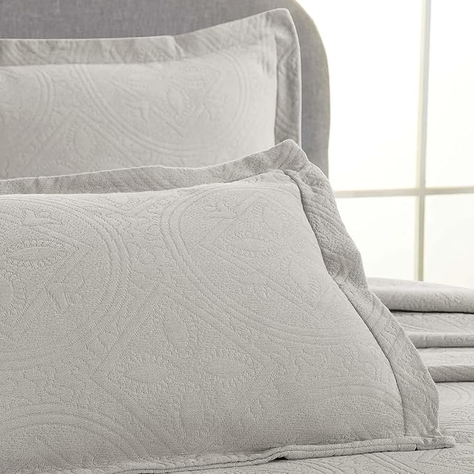 Superior 2 Piece Celtic Circles Cotton Bedspread Set, Decorative Bed Spread, Home Bed Decor, 1 Pillow Sham, Medium Weight Blanket, Matelasse Coverlet Bedding, Wedding Ring Design, Full, Platinum