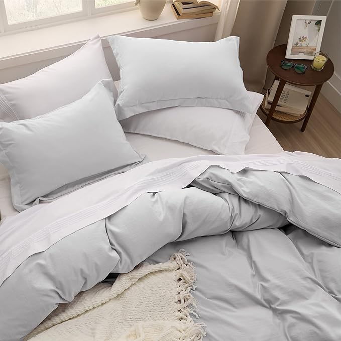 Bedsure Light Grey Duvet Cover Queen Size - 3 Pieces Prewashed Cotton-Like Extra Soft Bedding Set, Includes 1 Duvet Cover 90x90 Inches with Zipper Closure & 2 Pillow Shams, Comforter Not Included