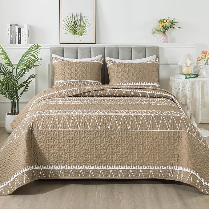 Andency Taupe California King Quilt Set, 3 Pieces Boho Lightweight Soft Striped Cal King Bedspread for All Season (112"x104"), Printed Bohemian Microfiber Reversible Coverlet Comforter Sets