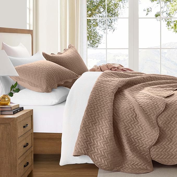 IR Imperial Rooms Twin Quilt Bedding Set (68” x 86”) - Bulk Pack of 10 Wholesale for Hotels, Guest Bedroom & Airbnbs - Lightweight Microfiber Reversible Embossed Quilts Bedspreads (Beige)
