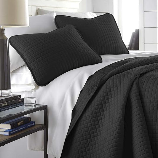 Southshore Fine Living, Inc. Twin XL Quilt Bedding Set, Dorm Room Bedding Essentials, Stain Resistant, Machine Washable Bedspread, XL/Twin Black Quilt Comforter Set/Bedspread with Pillow Sham, Black