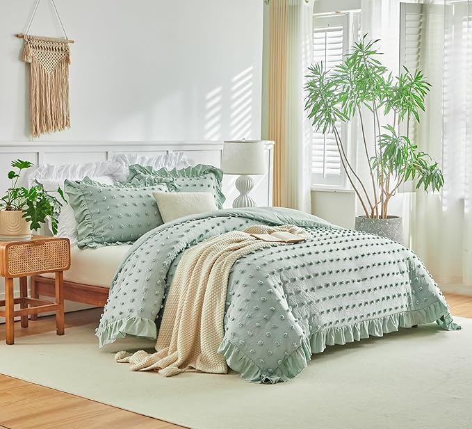 Tufted Dots Ruffle Comforter Set King Size, 3 Pieces Sage Green Vintage Farmhouse Shabby Chic Comforters, Jacquard Boho Bohemian Bedding Set for All Season (1 Ruffled Comforter+ 2 Pillow Shams)