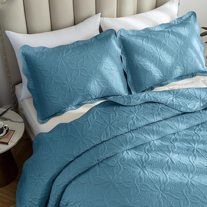 Auemtyn King Size Quilt Set 3 Pieces, Soft Lightweight Summer Bedspread, Reversible Microfiber Bed Coverlet for All Seasons, Spa Blue, Floral Pattern (1 Quilt, 2 Pillow Shams)