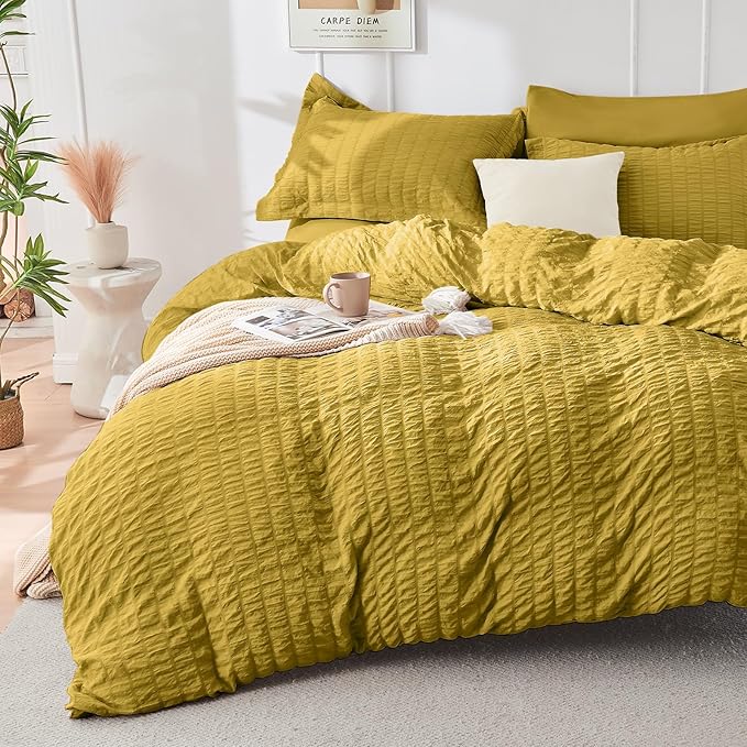 HYMOKEGE Mustard Yellow Duvet Cover King Size, Ultra Soft 3-Piece Seersucker Duvet Cover Set with Zipper Closure, Soft Brushed Microfiber Bedding Set with 8 Corner Ties (104"x90", 2 Pillowshams)