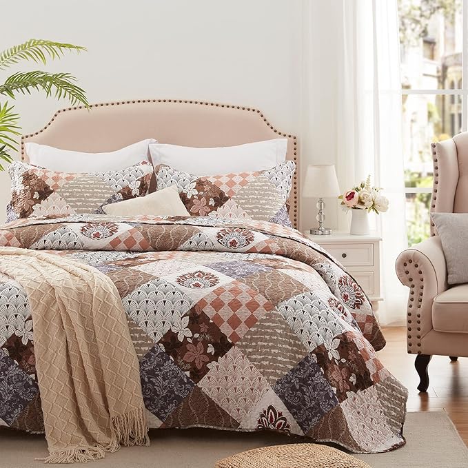 Full/Queen Size Quilt Set 3 Pieces Lightweight Reversible Bedspread-90''x98'' Soft Patchwork Floral Coverlet Luxurious Warm Microfiber Bed Cover All Seasons Brown Bedding Set(1 Quilt,2 Pillow Shams)