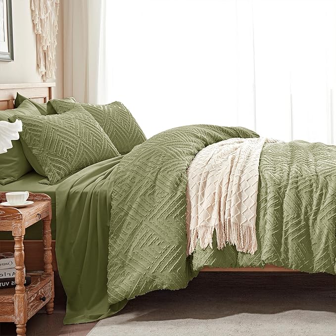 Zzlpp Queen Comforter Set 7 pieces, Army Green Tufted Bed in a Bag with Comforter and Sheets, All Season Boho Bedding Sets with 1 Comforter, 2 Pillow Shams, 2 Pillowcases, 1 Flat Sheet, 1 Fitted Sheet