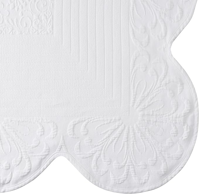 Charleston Estate Modern Farmhouse Floral Matelasse Coverlet with Scalloped Edges, 100% Cotton Breathable Bedding, King/Cal King, White Floral