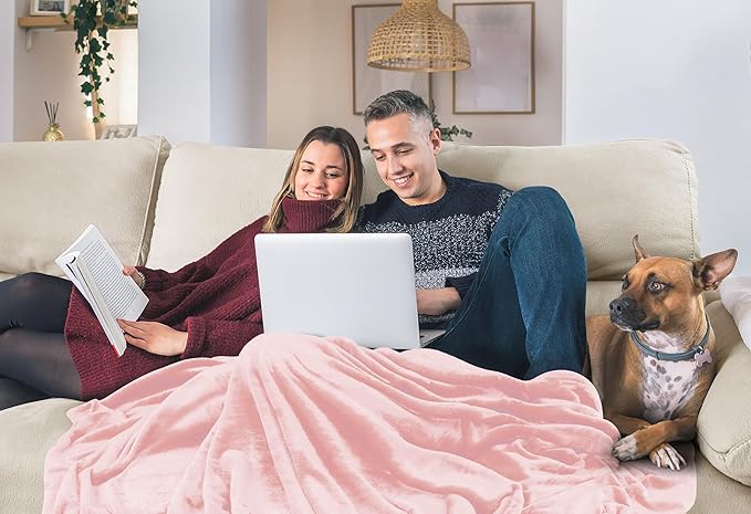 Utopia Bedding Fleece Blanket Twin Size Pink 300GSM Luxury Anti-Static Fuzzy Soft Microfiber Bed Blanket (90x66 Inch)