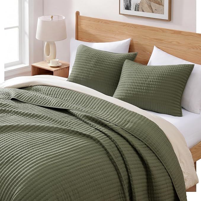 WRENSONGE Twin Quilt-2 Pieces Lightweight Bedspreads Olive Green Twin Quilt Bedding Set for All Seasons, Soft Summer Coverlet Suitable for Bed, Couch, Quilt Blanket
