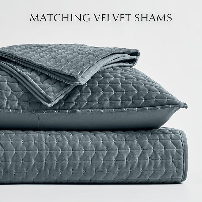 EverGrace Luxury Velvet Quilt Bedding Set King Size 3 Pieces with Pillow Shams, Soft Cross-Stitch Velvet Comforter Set, Lightweight Coverlet Bedspread for All Seasons, Stormy Blue