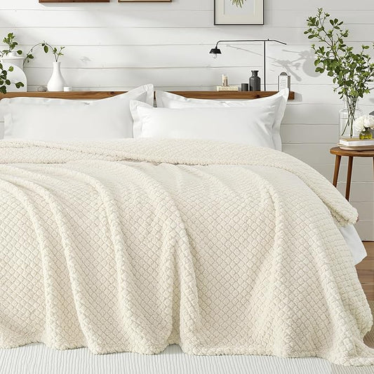 Exclusivo Mezcla Twin Size Fleece Blanket for Bed, Extra Soft Warm Decorative Fuzzy Blanket for Women, Lightweight Cozy Bedding Blankets, 60x80 Inches, Ivory
