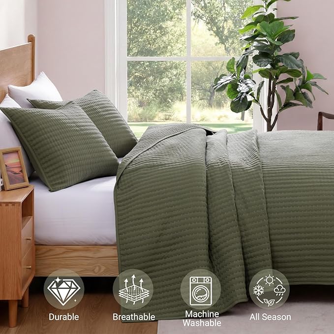 WRENSONGE California King Size Quilt-3 Pieces Lightweight Bedspreads Olive Green Bedding Set for All Seasons, Soft Summer Coverlet with 2 Pillow Shams Suitable for Bed, Couch, Quilt Blanket