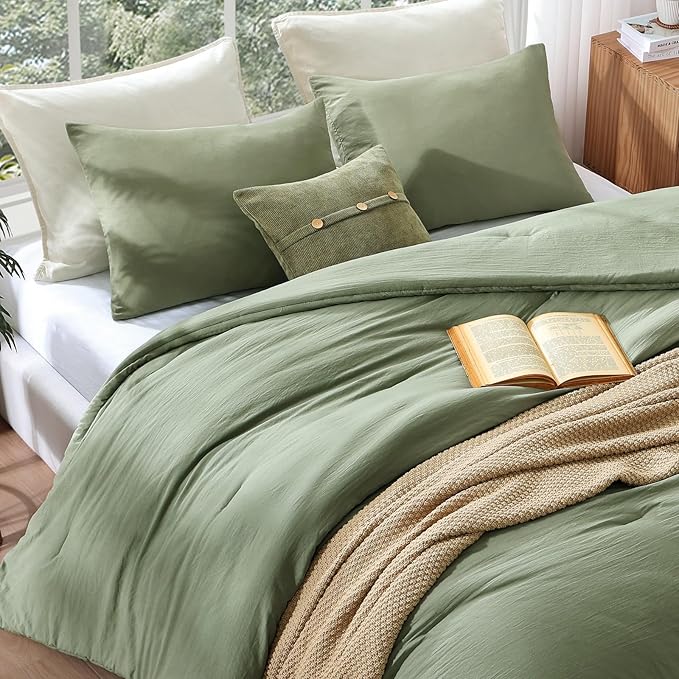 WRENSONGE King Size Comforter Set - 3 Pieces Green Comforter Prewashed Soft Lightweight for All Seasons,Fluffy Down Alternative Comforter King Size with 2 Pillow Shams