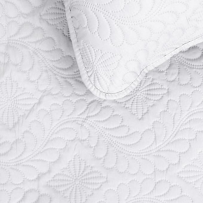 Easy-Going Full/Queen Size Reversible Quilt Set with 1 Quilt and 2 Pillow Shams, Soft Bed Quilt Cover, Water Resistant Lightweight Microfiber Bedspread, Stain Resistant, Olive Leaf-White/White