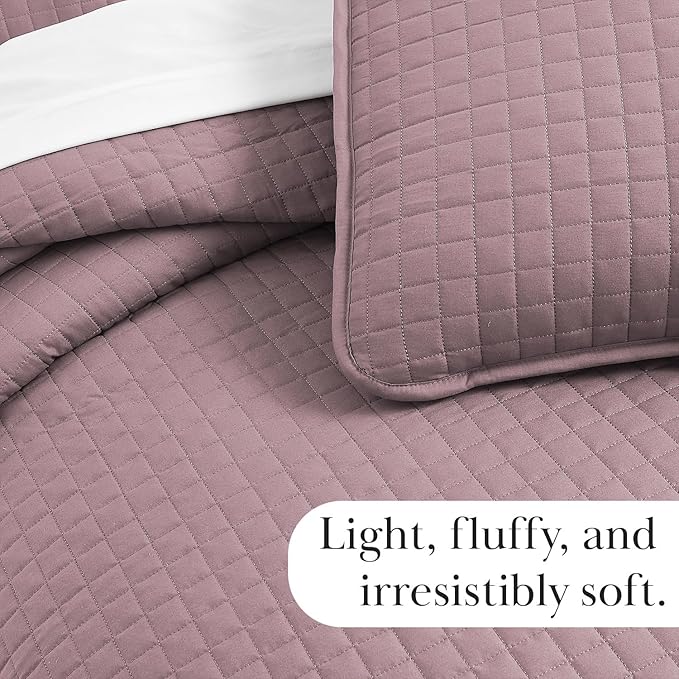 Southshore Fine Living, Inc. Oversized King Quilt Set, Lavender Quilt Bedspread King/California with 2 Matching Pillow Shams, Machine Washable Bedding, Soft & Cozy Coverlet, Lavender