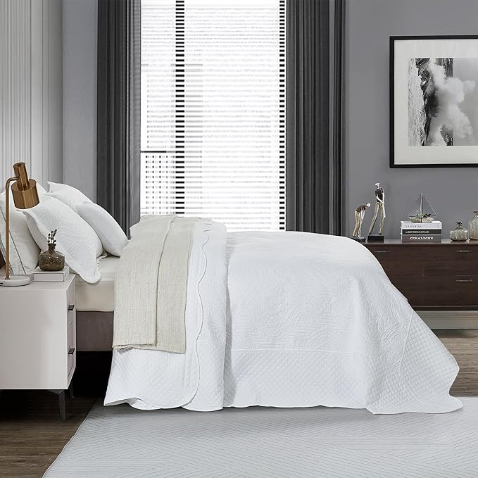 HZ & HY Oversized King Bedspread 128x120 Extra Wide, Ultrasonic Coverlet Bedding Set, Lightweight Thin Comforter, Reversible, 5 Piece, 100% Microfiber, White