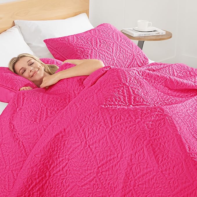 Exclusivo Mezcla King Quilt Bedding Set, Lightweight Soft Bedspreads Coverlets with 2 Pillow Shams, Modern Hot Pink Oversized Quilts King Size for All Seasons