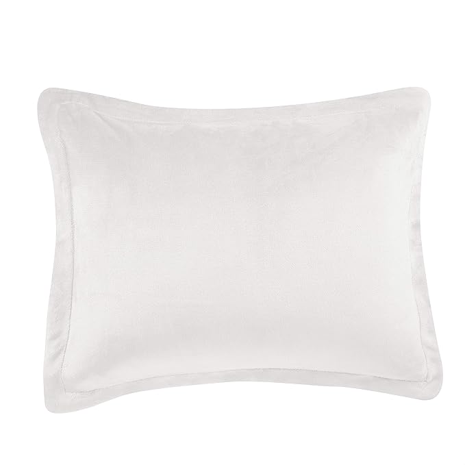 Amazon Basics 3 Piece Bedding Set, Micromink Sherpa, Ultra-Soft, Warm All Season Comforter, Full/Queen, Cream, Solid