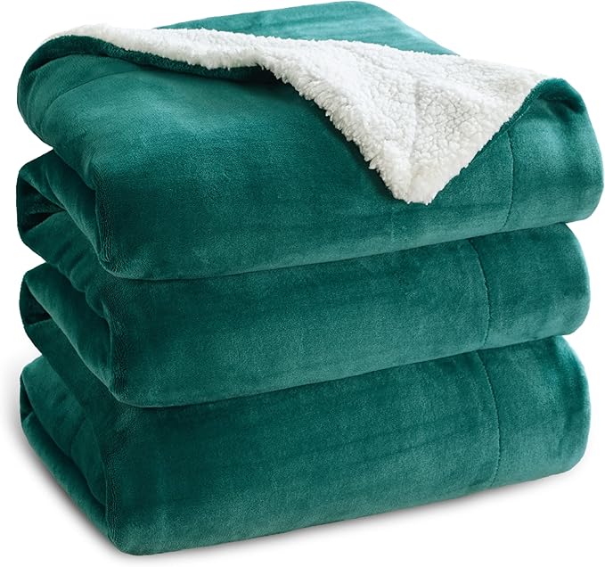 Bedsure GentleSoft Sherpa Fleece Blankets King Size for Bed, Non-Heated, Thick and Warm Throw for Women and Men, Soft Fuzzy Plush King Christmas Blanket for Winter, Forest Green, 108x90 Inches