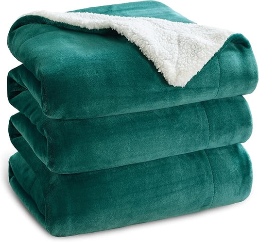 Bedsure GentleSoft Sherpa Fleece Blankets King Size for Bed, Non-Heated, Thick and Warm Throw for Women and Men, Soft Fuzzy Plush King Christmas Blanket for Winter, Forest Green, 108x90 Inches