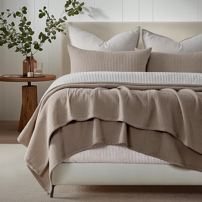 EVERGRACEHOME Cotton Gauze King Bedspread, Ultra Soft Prewashed Pick Stitch Matelassé Coverlet, Lightweight Textured Oversized King Quilt Bedding Set for All Season, with 2 Shams, Mocha Brown