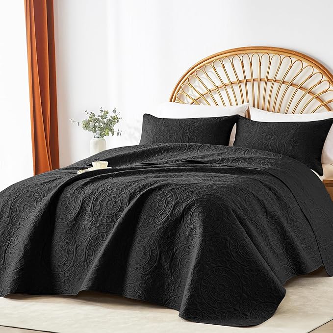 WURUIBO Black Quilt Set Twin Size, Embossing Microfiber Bedspreads with Pillow Sham, Ligthweight Breathable Thin Coverlet, Reversible Bedding Set for All Season (1 Quilt, 1 Pillow Sham)