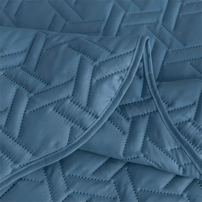 Auemtyn Full/Queen Size Quilt Set 3 Pieces, Soft Lightweight Summer Bedspread, Reversible Microfiber Bed Coverlet for All Seasons, Bluish Grey, Geometric Pattern (1 Quilt, 2 Pillow Shams)