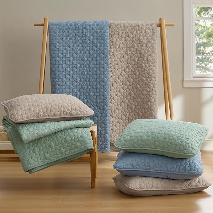 Bedsure Quilts Queen Size - Lightweight Bedspreads Queen Size with Lucky Star Quilting, Soft Quilt Bedding Set, Taupe Comforter Set Coverlet for All Seasons with 2 Pillow Shams (90" x 96")