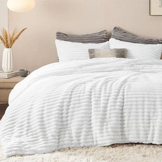 Bedsure Comforter Full Size - GentleSoft™ 3 Pieces Fluffy Double-Side Fleece Comforter Set, Cozy Striped Room Decor Aesthetic, Luxury Bright White Full Size Bedding with 2 Pillowcases, 82x86 Inches