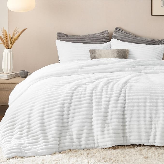 Bedsure Twin/Twin XL Comforter Set - GentleSoft™ 2 Pieces Fluffy Double-Side Fleece Comforter Set, Cozy Striped Room Decor Aesthetic, Luxury Bright White Twin Bedding with 1 Pillowcase, 68x88 Inches