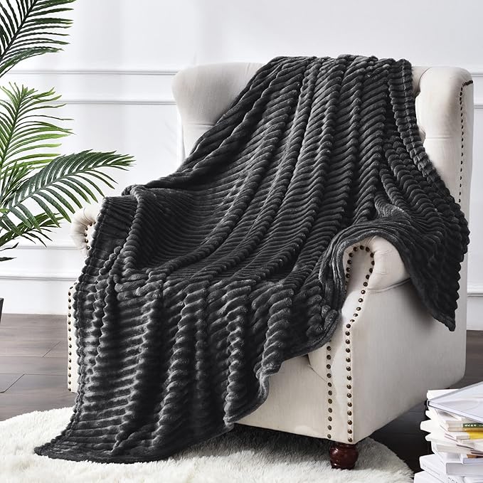 BEDELITE Fleece Blanket Twin Size – 3D Ribbed Jacquard Soft and Warm Decorative Fuzzy Blankets – Cozy, Fluffy, Plush Lightweight Throw Blankets for Couch, Bed, Sofa(Black, 60x80 inches)