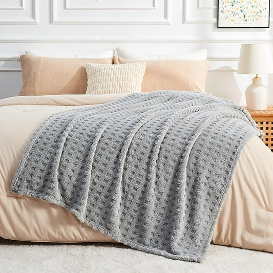NEWCOSPLAY Super Soft Queen Blanket Grey Premium Silky Flannel Fleece 3D Waffle Checkered Lightweight Bed Blanket All Season Use (Light Grey, Queen(90"x90"))