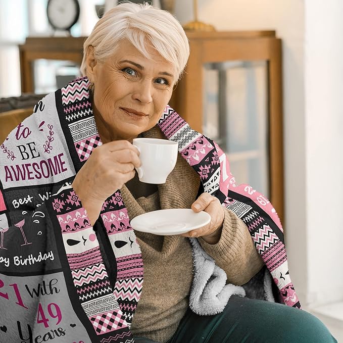 70th Birthday Gifts for Women, Happy 70th Birthday Decorations, 1956 Birthday Gifts for 70 Year Old Woman, Soft Flannel Pink Throw Blanket 60”X50”
