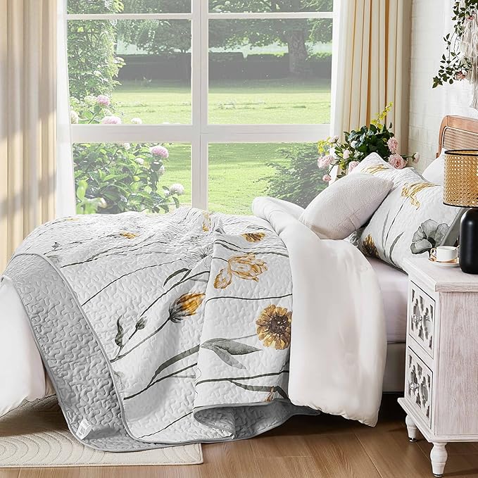 WONGS BEDDING Floral Quilt Set Queen,Grey and Yellow Bedspread Coverlet Bedding Set with 2 Pillowcase,Lightweight Summer Floral Bedding Set for All Season (96"x90")