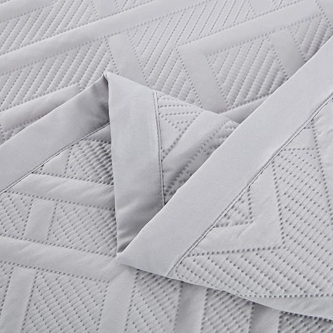 CHIXIN Quilt Queen Size - Geometric Pattern Bedspread Coverlet Set - Modern & Contemporary Style Bedding Cover, Ultrasonic Quilting, Reversible, Lightweight, 4 Piece, Light Grey