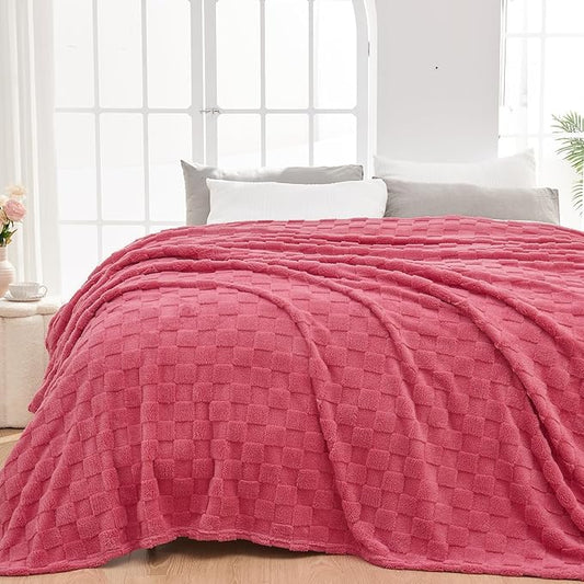 NEWCOSPLAY Super Soft King Blanket Coral Pink Premium Silky Flannel Fleece 3D Checkered Lightweight Bed Blanket All Season Use (Coral Pink Checkered, King(90"x110"))