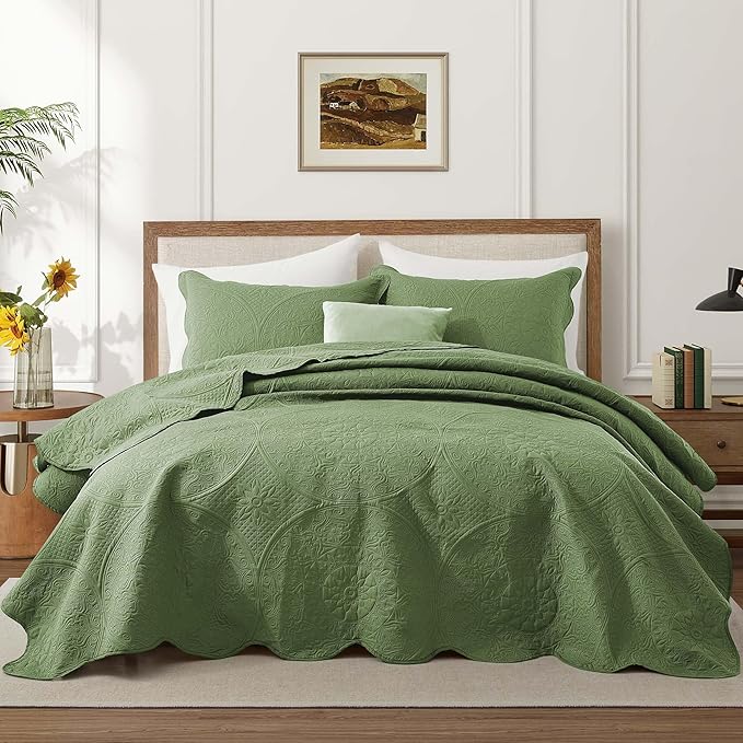 MOONLIGHT20015 10 Pack Queen Quilt Bedding Set (90" x 96") - Bulk Wholesale for Hotels, Guest Bedroom & Airbnbs - Lightweight Microfiber Reversible Floral Embossed Quilts Bedspreads (Olive Green)