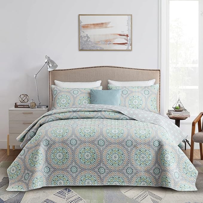 CHIXIN Boho Quilt King Size - Bohemian Chic Medallion Design - Lightweight Bedspread Coverlet Set, Ultrasonic Quilting Mandala Bedding Cover for All Season, 3 Piece, Aqua Blue