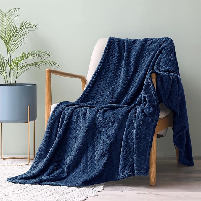 Exclusivo Mezcla Fleece Throw Blanket for Couch and Bed, 50x70 Inches Soft Cozy Jacquard Flannel Blankets, Lightweight Fuzzy Plush Warm Throws for Women, Navy Blue