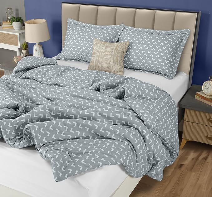 Utopia Bedding - Comforter Set with 2 Pillow Shams - 3 Pieces Bedding Comforter Sets - Down Alternative Comforter - Soft and Comfortable - Machine Washable, Arrow White, Queen