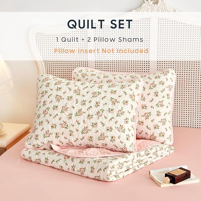 Wake In Cloud - Floral Quilt Set, Coquette Cottagecore Shabby Chic Flower Pattern for Women Teen Girls, Reversible Lightweight Bedspread Coverlet, 3 Pieces, Peach Blush, Twin/Twin XL Size
